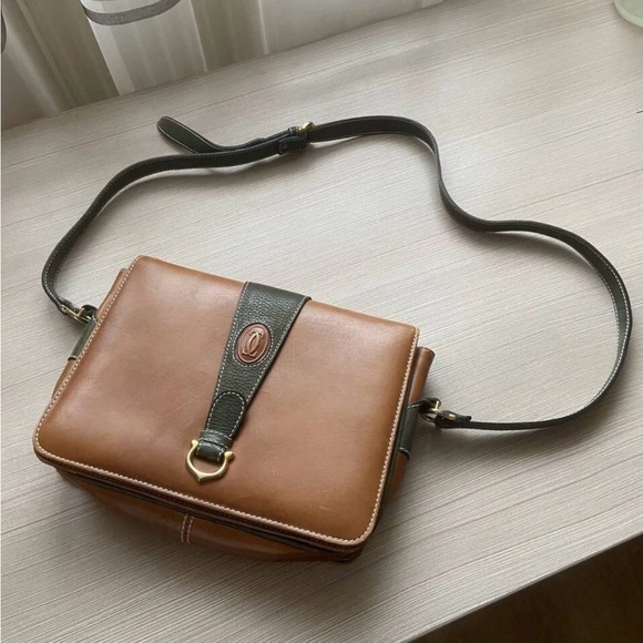 Cartier vintageTan/ Green Nubuck detailing  Leather luxury classic messenger Bag - Picture 2 of 11